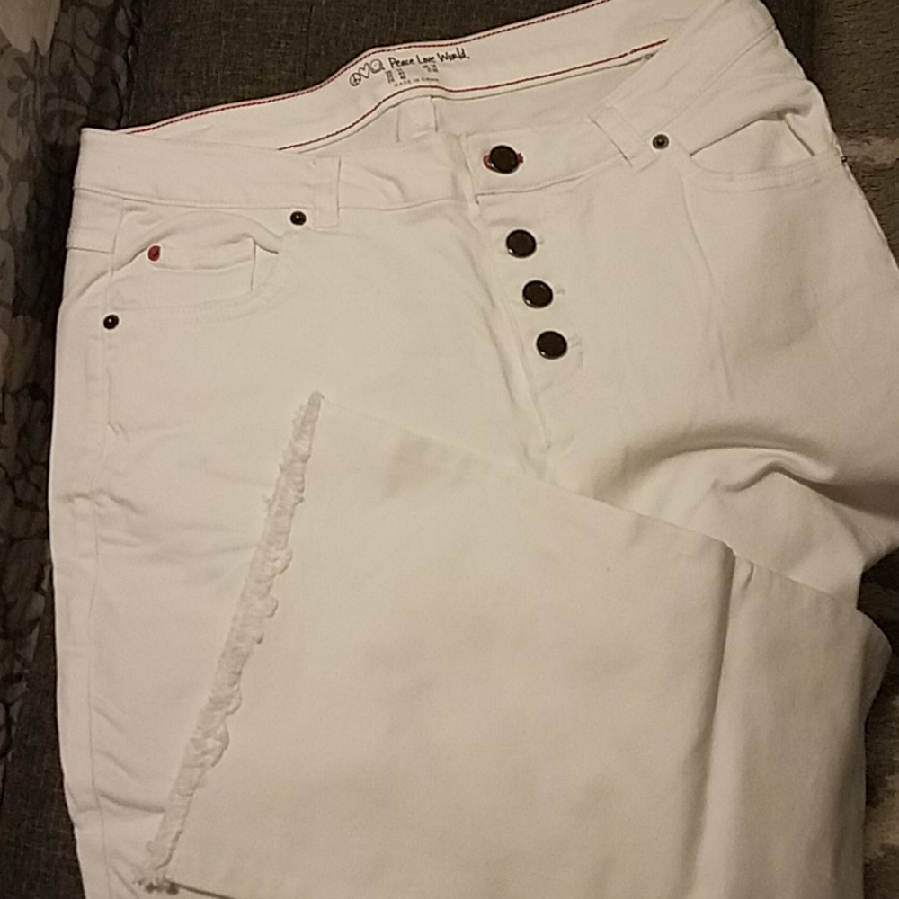 NWT Peace Love World Button Front Jeans